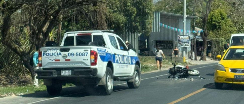 Fuerte accidente deja a motociclista lesionado en carretera Longitudinal del Norte