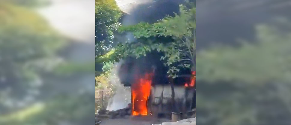 Fuerte incendio estructural genera alarma entre habitantes de un barrio en Zacatecoluca