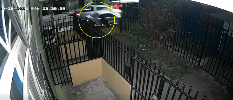 Conductor huye tras chocar vehículo estacionado en urbanización Popotlán de Apopa