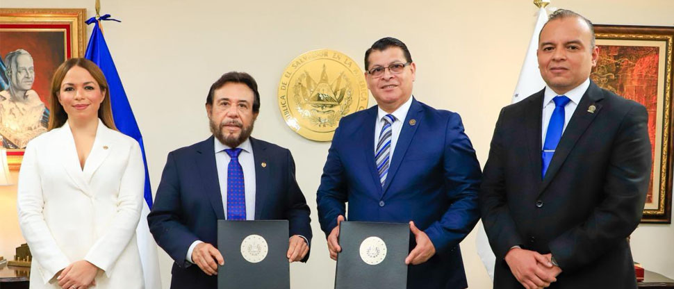 Vicepresidente Félix Ulloa y presidente del CNJ firman carta de entendimiento