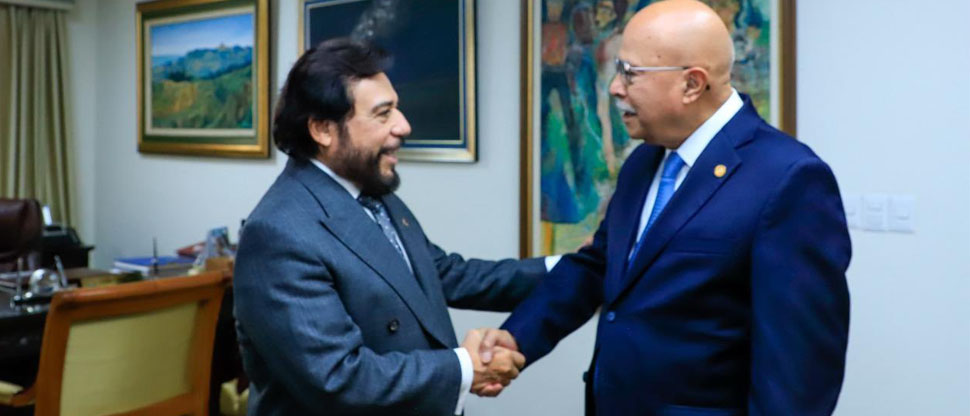 Vicepresidente Félix Ulloa fortalece las relaciones diplomáticas en encuentro con embajadores 