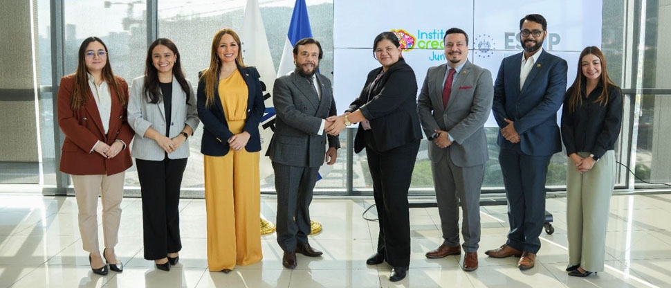 Autoridades de la ESIAP y el Instituto Crecer Juntos firman importante convenio