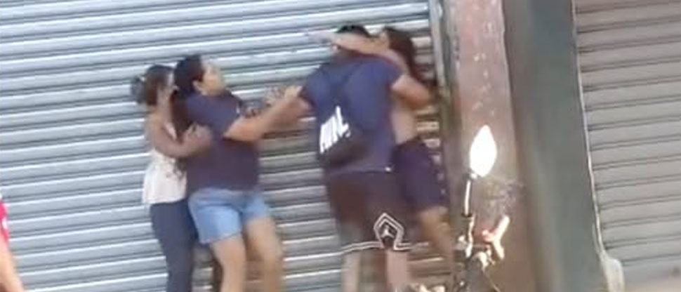 VIDEO: mujeres se agarran del pelo en Usulután