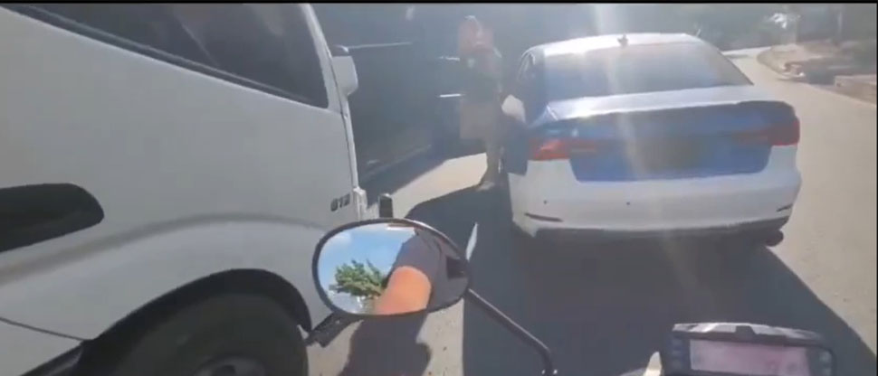 Este es el momento cuando un intolerante le cruza el carro a motorista de camión
