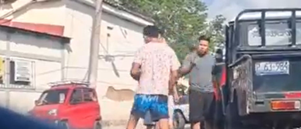Intolerancia: conductor de Qute y de pick up casi se agarran a golpes en la calle