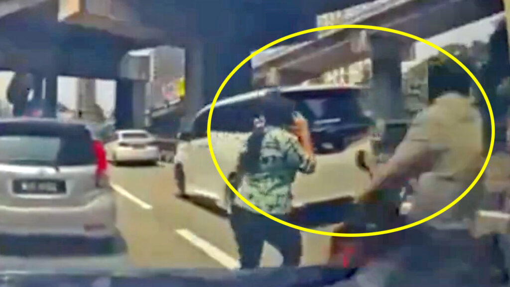 Mujer distraída con su celular es atropellada en una transitada calle
