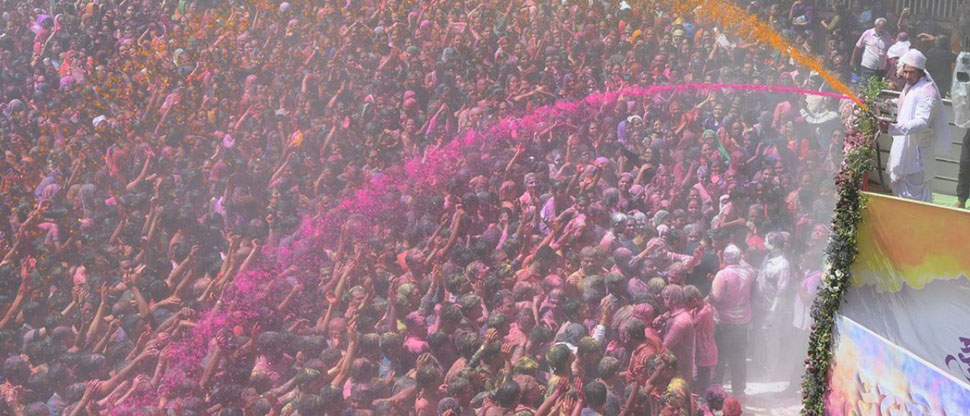 India: celebran el Festival hindú de los colores