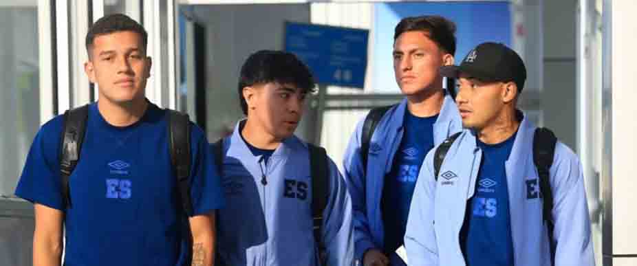 Jugadores de La Selecta pasan susto en su avión y aterrizan de emergencia en Colombia