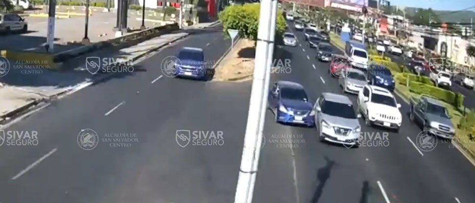 Sistema de cámaras SivarSeguro captan accidente de tránsito en Bulevar Los Próceres