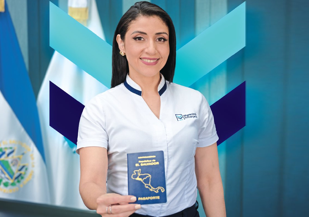 Renueva tu pasaporte en línea y recíbelo en la puerta de tu casa