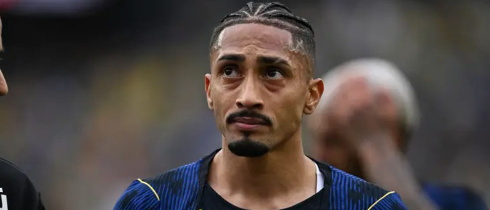 Preocupación en Barcelona por Raphinha tras salir lesionado en el amistoso ante Francia