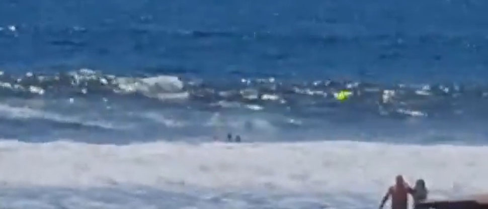 Rescatan a personas que estaban a punto de ahogarse en playa San Blas