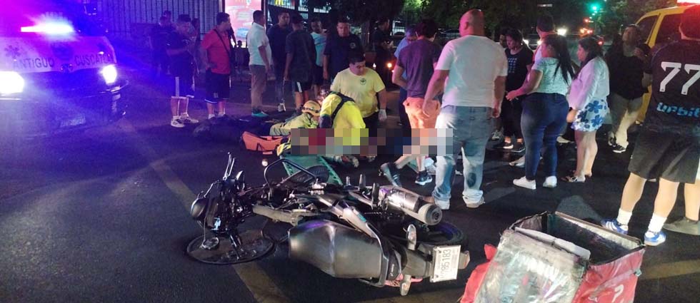 Joven delivery pierde la vida tras ser impactado por un automóvil en San Salvador