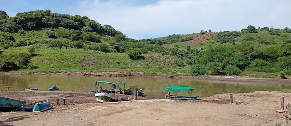 Creciente de río Lempa arrastra a pescador en Cabañas