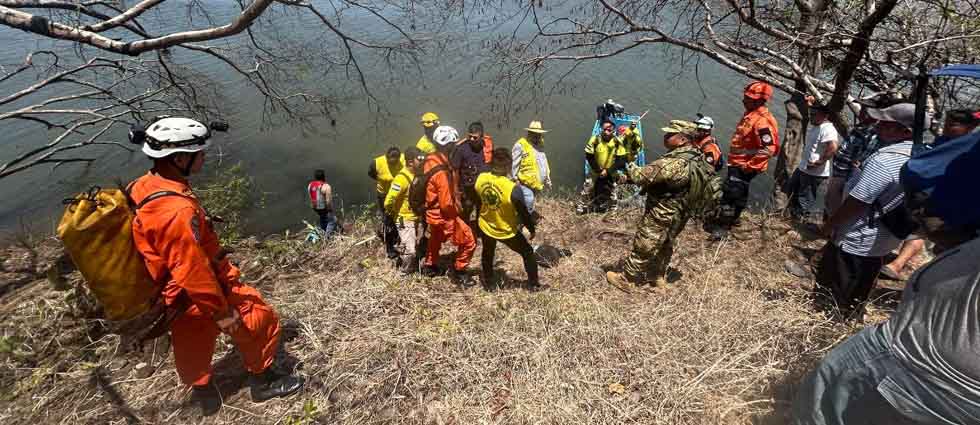 Reanudan búsqueda por segundo día de pescador desaparecido en el río Lempa en Cabañas
