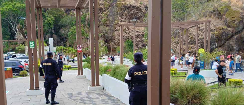 PNC sigue garantizando seguridad de visitantes en diferentes sitios turísticos del país esta Semana Santa