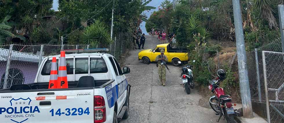 Seis personas resultan lesionadas tras vuelco de pick up en Victoria