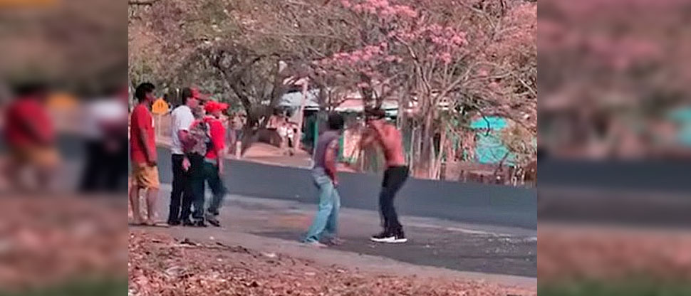 Borrachos no encontraron la mejor forma de arreglar sus problemas que a puros golpes