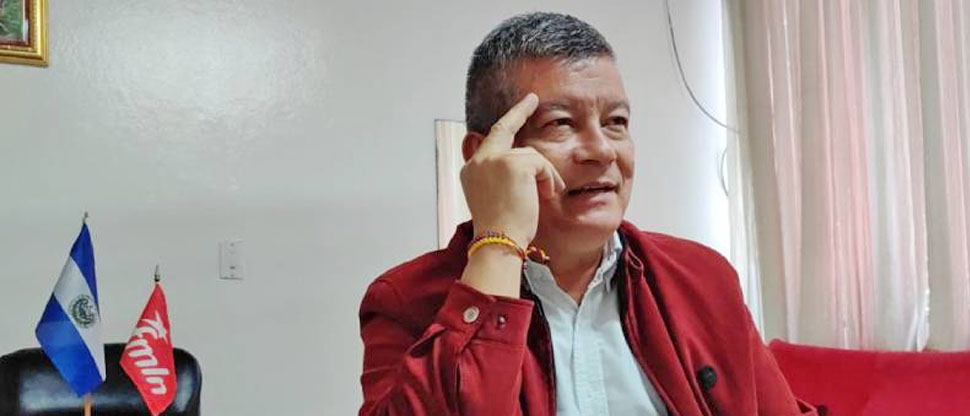 Chino Flores define la estrategia electoral del FMLN como “una carrera por la vida”