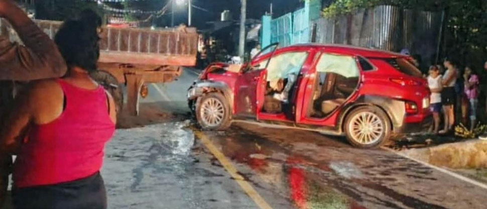2 personas sobreviven a aparatoso choque en Berlín, Usulután