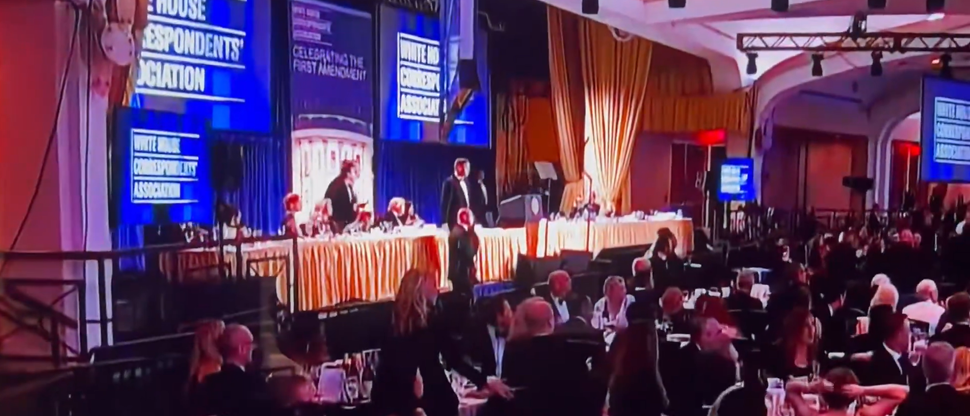 Evacúan al presidente Donald Trump durante Cena de los Corresponsables