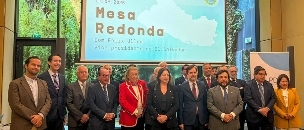 Vicepresidente expone el proceso de transformación del país en Portugal