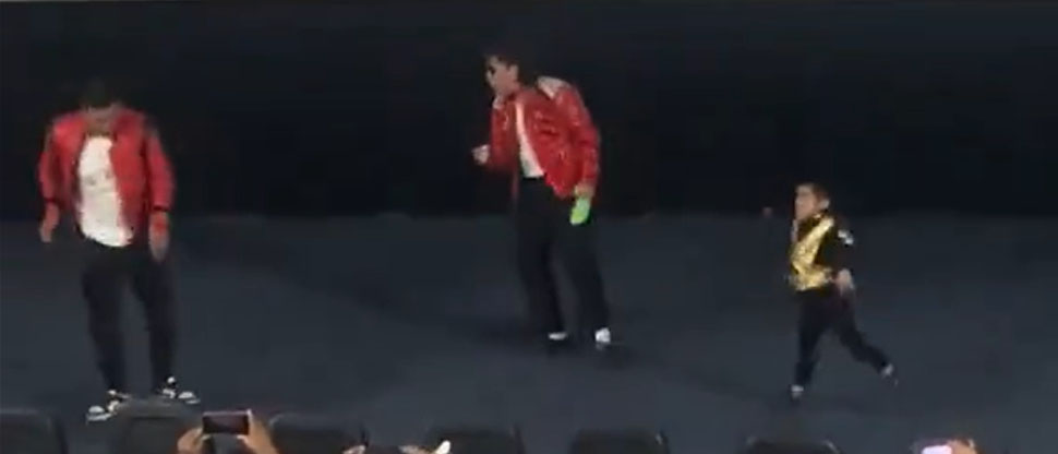 Pequeño fanático de Michael Jackson se viraliza en el estreno de la nueva pelicula biográfica del “Rey del Pop”