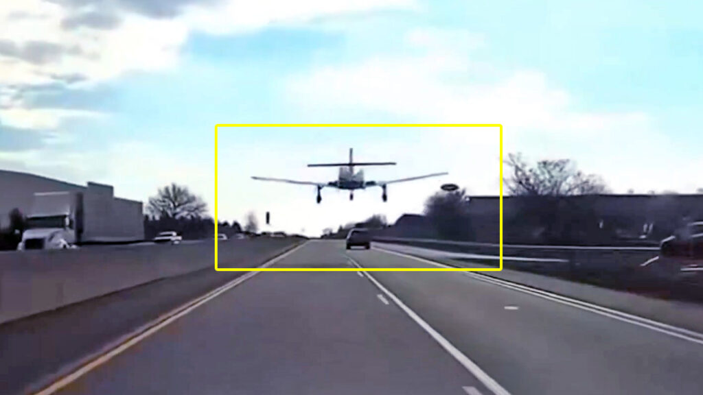 De película: avioneta aterriza de emergencia en una transitada carretera en Pensilvania