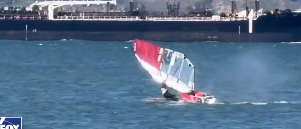 E.E.U.U. atleta windsurfista termina chocando con una ballena cuando hacía su rutina