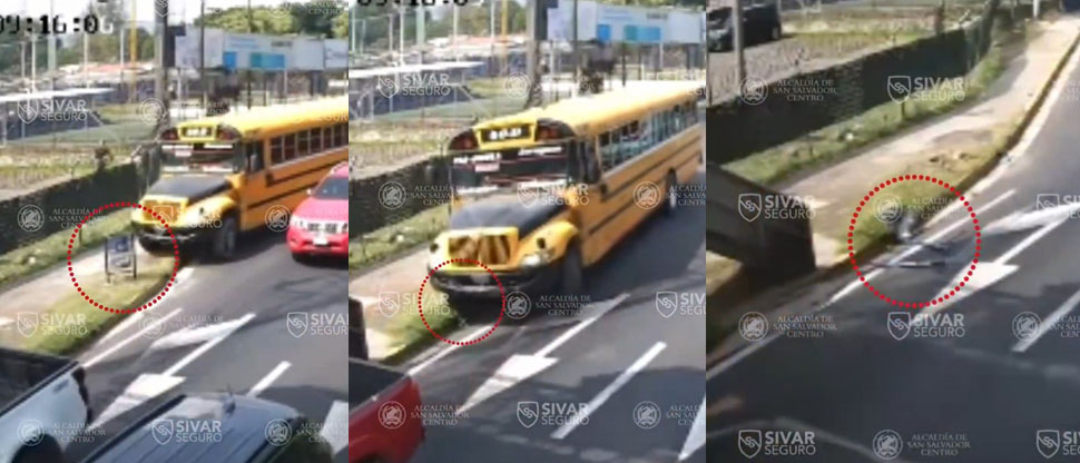 Denuncian a busero que se subió a la acera y terminó aplastando un basurero público
