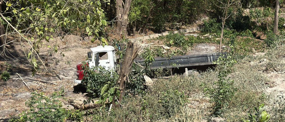 Camión arenero se precipita en barranco y deja varios lesionados en Olocuilta