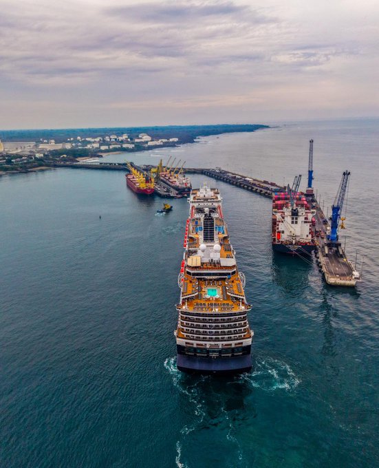 Arriba crucero Koningsdam en Acajutla con más de 2 mil pasajeros a bordo