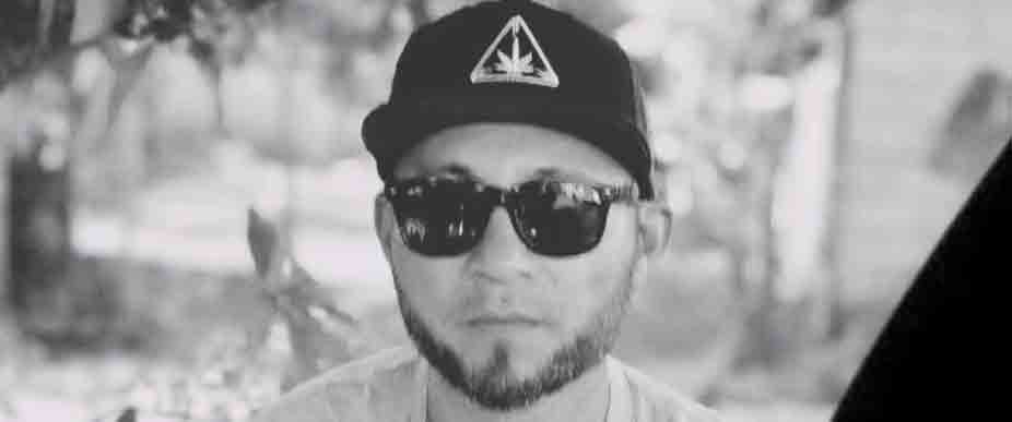 Él era Edwin Martínez, quien falleció tras ser arrastrado por una corriente marina en Acajutla