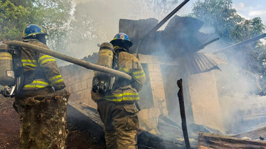 Incendio consume una vivienda en Zaragoza, La Libertad