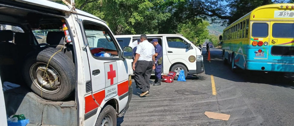 Cinco personas lesionadas tras fuerte accidente de tránsito en Usulután