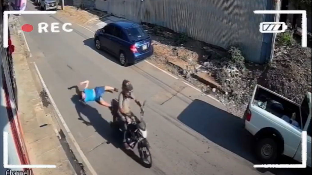 Motociclista abandona a su acompañante gravemente lesionado en Usulután