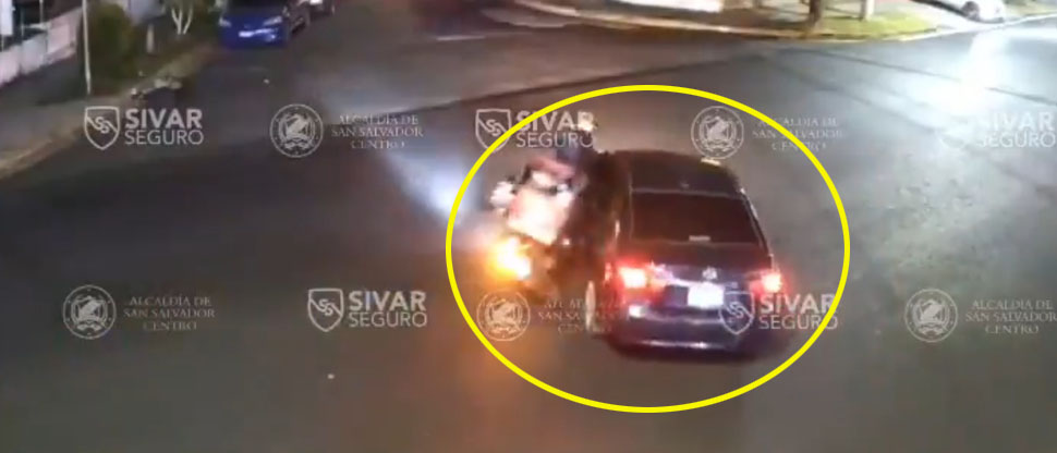 Imprudencia de conductor de vehículo y motociclista provoca accidente de tránsito