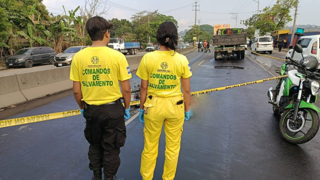 Aceite derramado provoca accidente y motociclista muere en carretera Panamericana