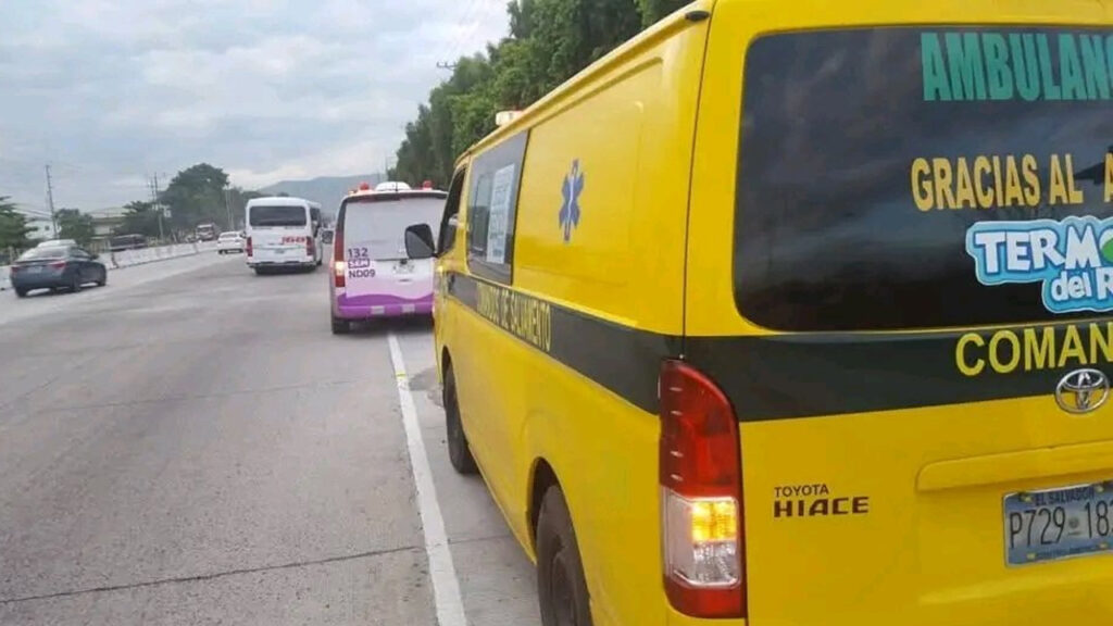 Una persona resulta lesionada tras caer de un vehículo en marcha en carretera a Santa Ana
