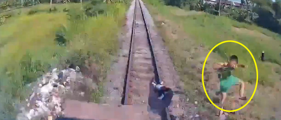 Imprudencia de un conductor de pick-up en las vías del tren deja a su nieto fallecido