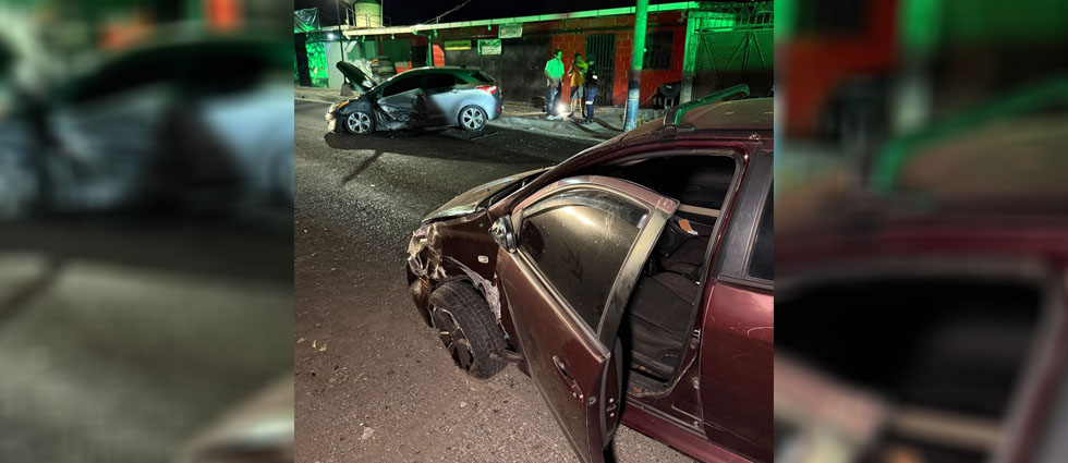 Ebrio provoca siniestro vial que deja dos lesionados en San Salvador