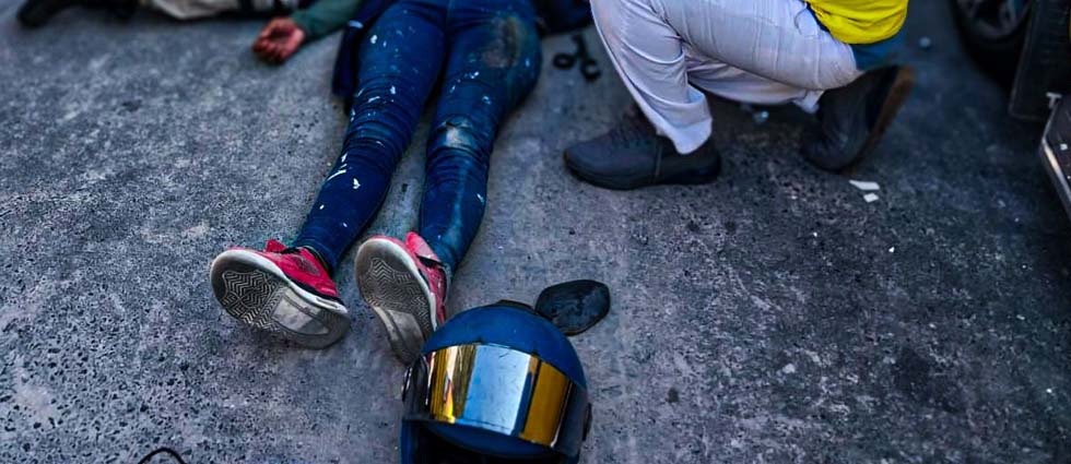 Dos mujeres acaban en el hospital tras sufrir un siniestro vial en San Salvador