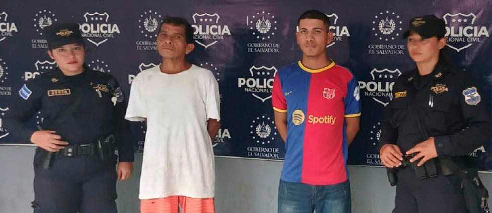 Arrestan a dos sujetos, de 22 y 50 años, tras pelear en la vía pública en Sonsonate