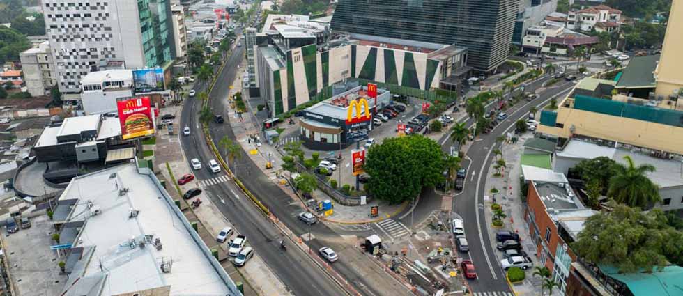Paso en la Zona Rosa ya se está habilitado en ambos carriles