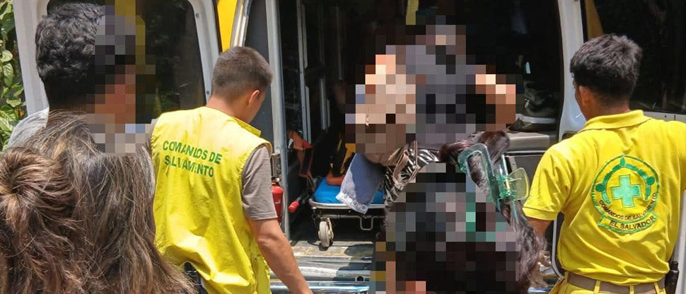 Exceso de velocidad deja a motociclista lesionado en calle antigua a Santa Ana