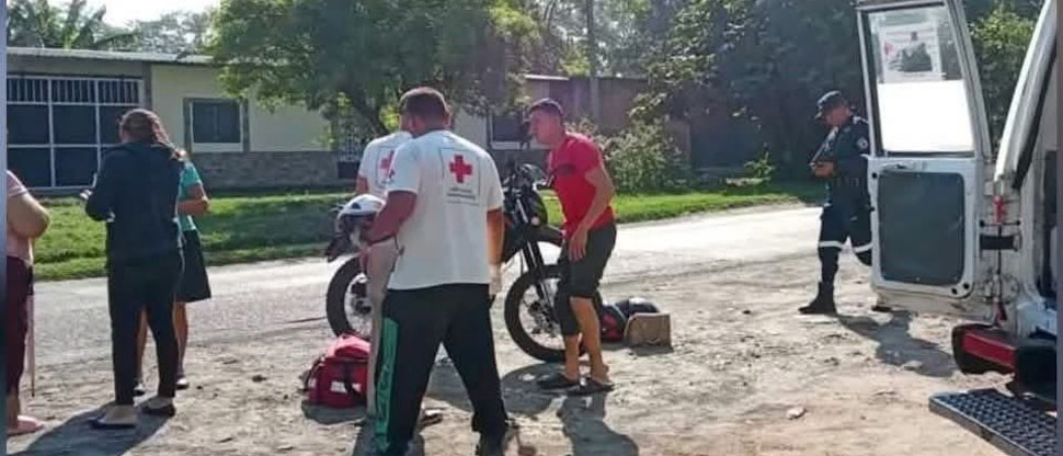 Auxilian a adulto mayor que fue atropellado por motociclista en El Paisnal