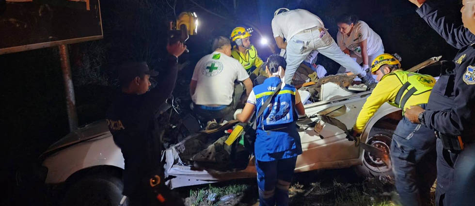 Hombre sobrevive de milagro tras brutal choque sobre la carretera Panamericana