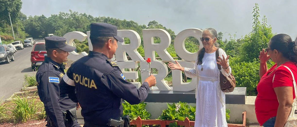 PNC honra el esfuerzo de madrecitas por su dedicación para forjar personas de bien