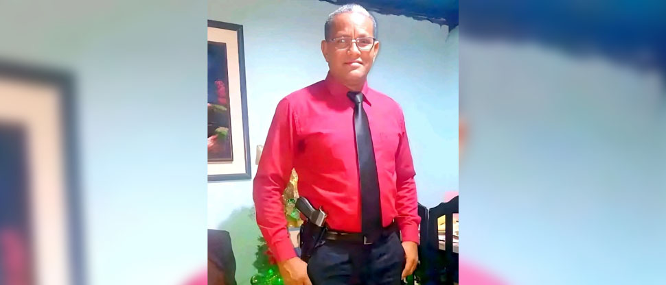 Pastor evangélico pone su confianza en un arma de fuego tras ola de violencia en Guatemala