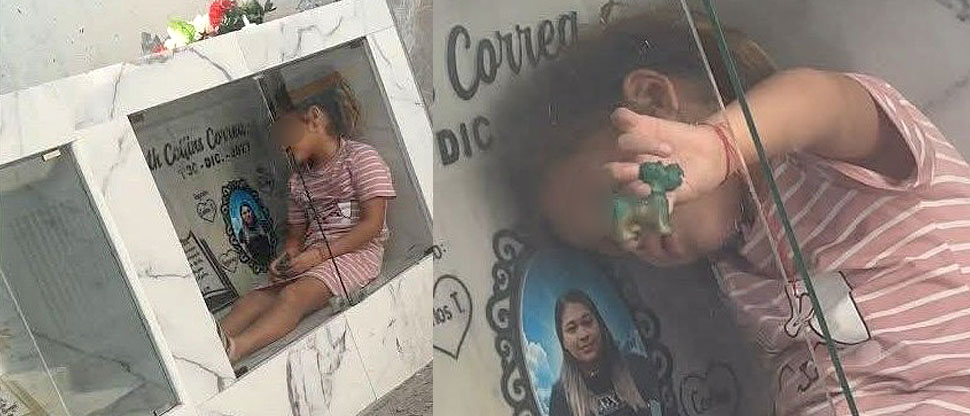 Niña conmueve al jugar sobre la tumba de su madre